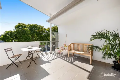 Property photo of 5/216 Riding Road Balmoral QLD 4171