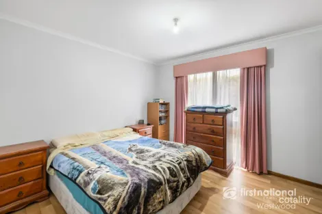 Property photo of 12 Gossamer Street Werribee VIC 3030