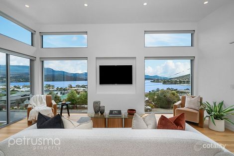 Property photo of 1/64 Kaoota Road Rose Bay TAS 7015
