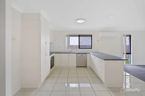 Property photo of 8 Hazelmere Crescent Ormeau QLD 4208