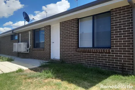 2/8 Cliffdale Pl, Kootingal, NSW 2352