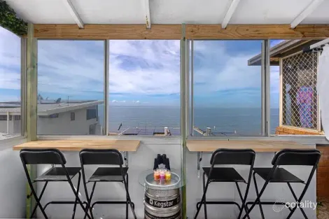 4/130 Prince Edward Pde, Scarborough, QLD 4020
