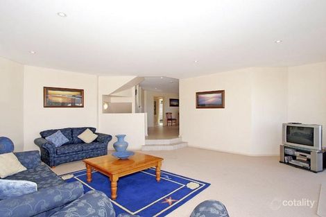 Property photo of 2/98 Ocean View Drive Wamberal NSW 2260