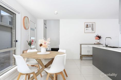 Property photo of 27 Rosemont Circuit Flinders NSW 2529