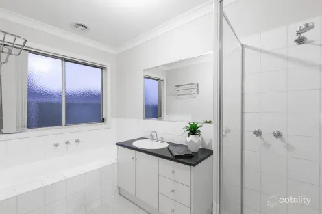 Property photo of 10 Sian Lane Point Cook VIC 3030