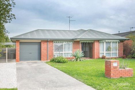 8 Bourbon St, Delacombe, VIC 3356