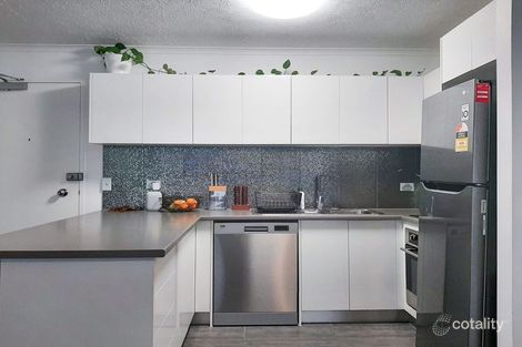 Property photo of 2/8 Baker Avenue Labrador QLD 4215