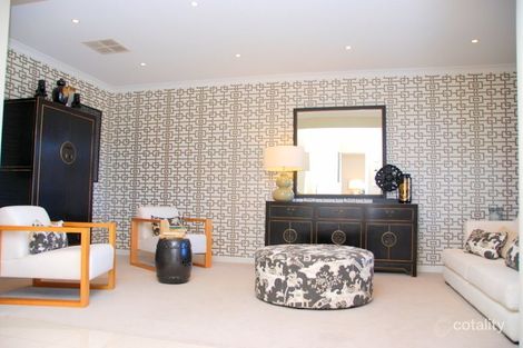 Property photo of 8 Mountainview Boulevard Cranbourne North VIC 3977