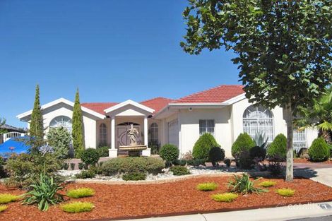 7 Pacific Pl, Taylors Lakes, VIC 3038