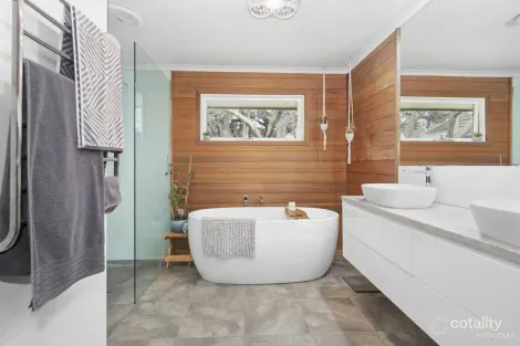 Property photo of 9301 Western Highway Warrenheip VIC 3352