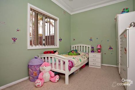 Property photo of 16 Orlando Crescent Seven Hills NSW 2147