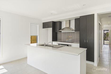 Property photo of 8 Greenview Circuit Arundel QLD 4214