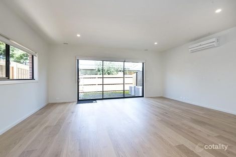 Property photo of 23 Landsby Drive Avondale Heights VIC 3034