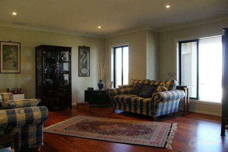 Property photo of 12 City Views Sunbury VIC 3429