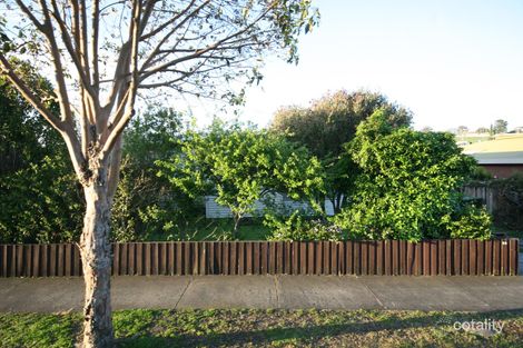 44 Sandringham Pde, Newtown, VIC 3220