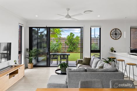 Property photo of 1/1044 Hamilton Road McDowall QLD 4053