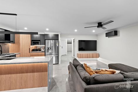 Property photo of 16 Araluen Place Carindale QLD 4152