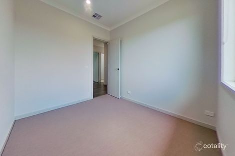 116 Holyoake Pde, Manor Lakes, VIC 3024