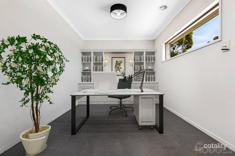 Property photo of 1 Pilmer Place Cranbourne East VIC 3977