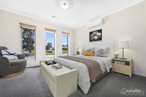 Property photo of 1 Pilmer Place Cranbourne East VIC 3977