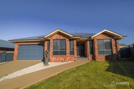 Property photo of 11 Mossgiel Close Parkes NSW 2870