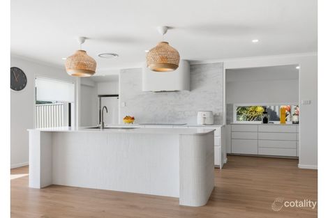 Property photo of 5 Farm Court Redcliffe QLD 4020