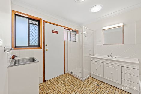 Property photo of 2/203 Central Street Labrador QLD 4215