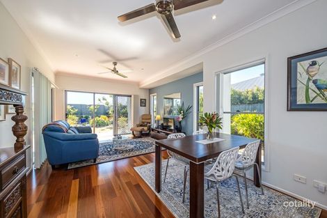 32 Blueberry St, Banksia Beach, QLD 4507