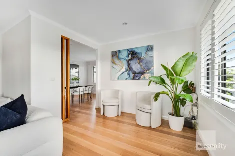 Property photo of 15 Pyke Drive Gladstone Park VIC 3043