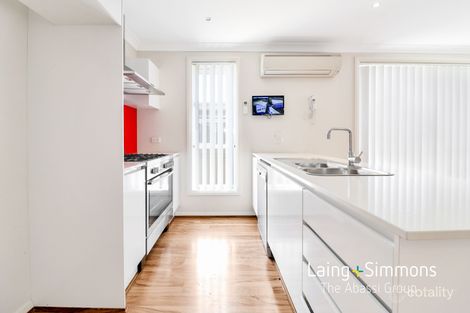 Property photo of 8 Burnet Court Ropes Crossing NSW 2760
