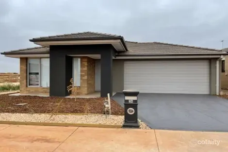 34 Adelong Bvd, Cobblebank, VIC 3338