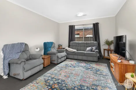 Property photo of 23 Echo Place Alfredton VIC 3350