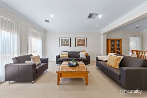 Property photo of 7 Vince Stella Close Cairnlea VIC 3023