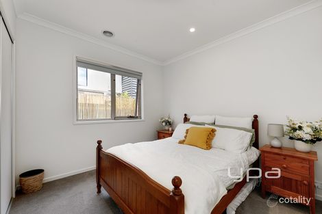 Property photo of 4 Booyong Street Craigieburn VIC 3064