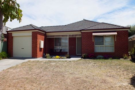 11 St Clare Ave, Lake Gardens, VIC 3355