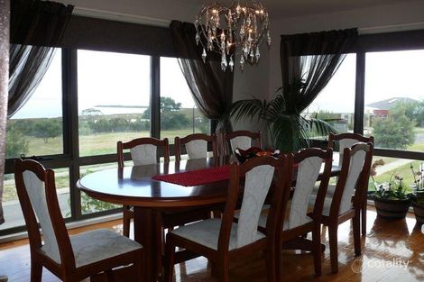 Property photo of 33 Eagle Bay Terrace Paynesville VIC 3880