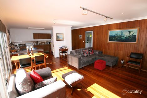 Property photo of 20 Lakeside Crescent Elizabeth Beach NSW 2428