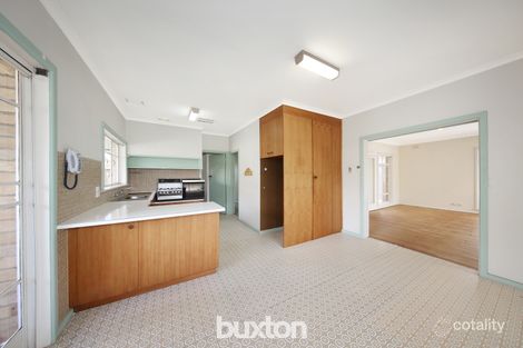 Property photo of 25 Almurta Road Bentleigh East VIC 3165