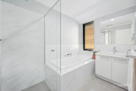 Property photo of 18 Lancaster Loop Piara Waters WA 6112