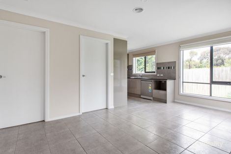Property photo of 3/27 Smethurst Avenue Pakenham VIC 3810