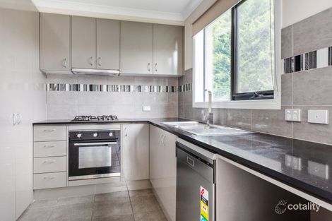 Property photo of 3/27 Smethurst Avenue Pakenham VIC 3810