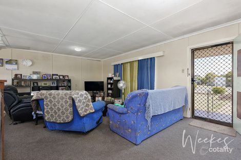 Property photo of 38 Dunn Road Avenell Heights QLD 4670