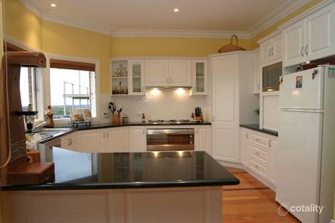 Property photo of 1 Natren Court Berwick VIC 3806