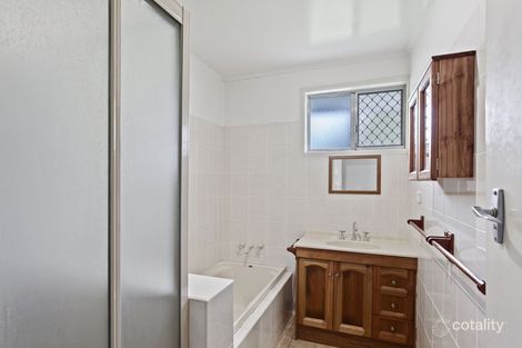 Property photo of 16 Raelyn Street Centenary Heights QLD 4350