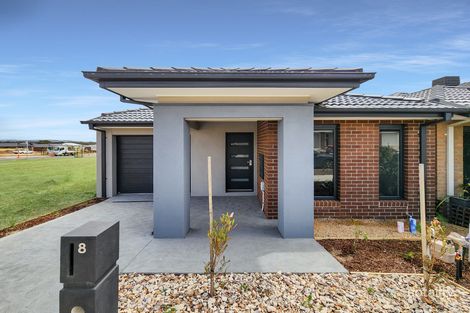 8 Walter St, Charlemont, VIC 3217