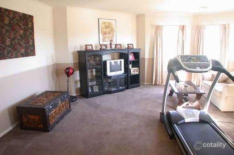 Property photo of 5 Stonehaven Avenue Cranbourne VIC 3977
