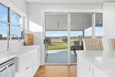 Property photo of 21 Lakes Drive Laidley Heights QLD 4341