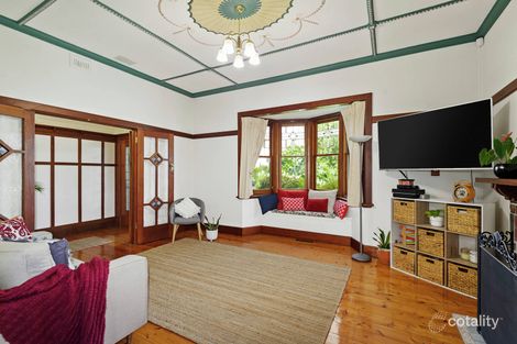 Property photo of 15 Mountain View Parade Rosanna VIC 3084