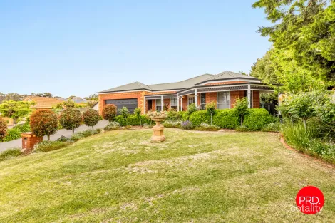 4 GUMNUT RISE, STRATHDALE, VIC 3550