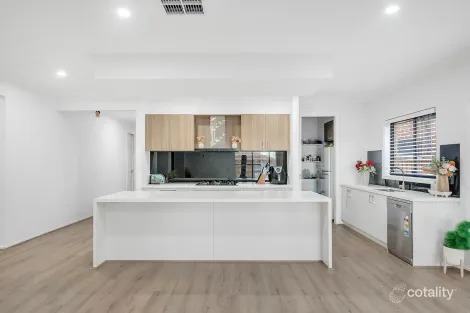 Property photo of 39 Litoria Drive Deanside VIC 3336